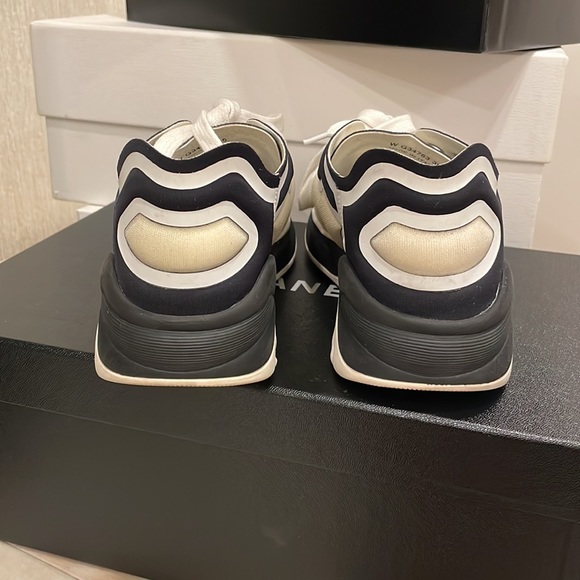 CHANEL WHITE AND BLACK SNEAKERS - Picture 4 of 8